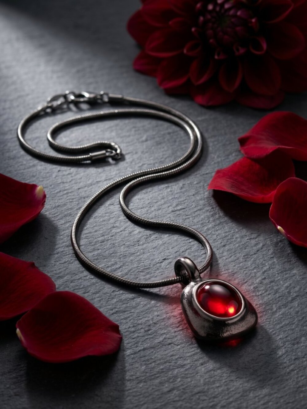 Vintage Express Red Gem Pendant Teardrop-shaped Gunmetal Pewter Frame Necklace